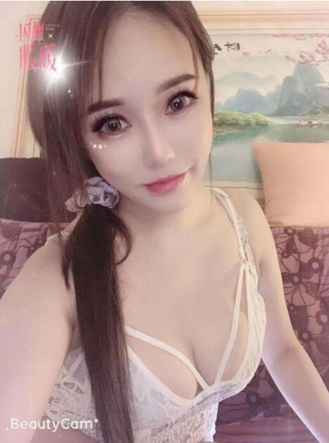 大胸妹子 颜值也不错